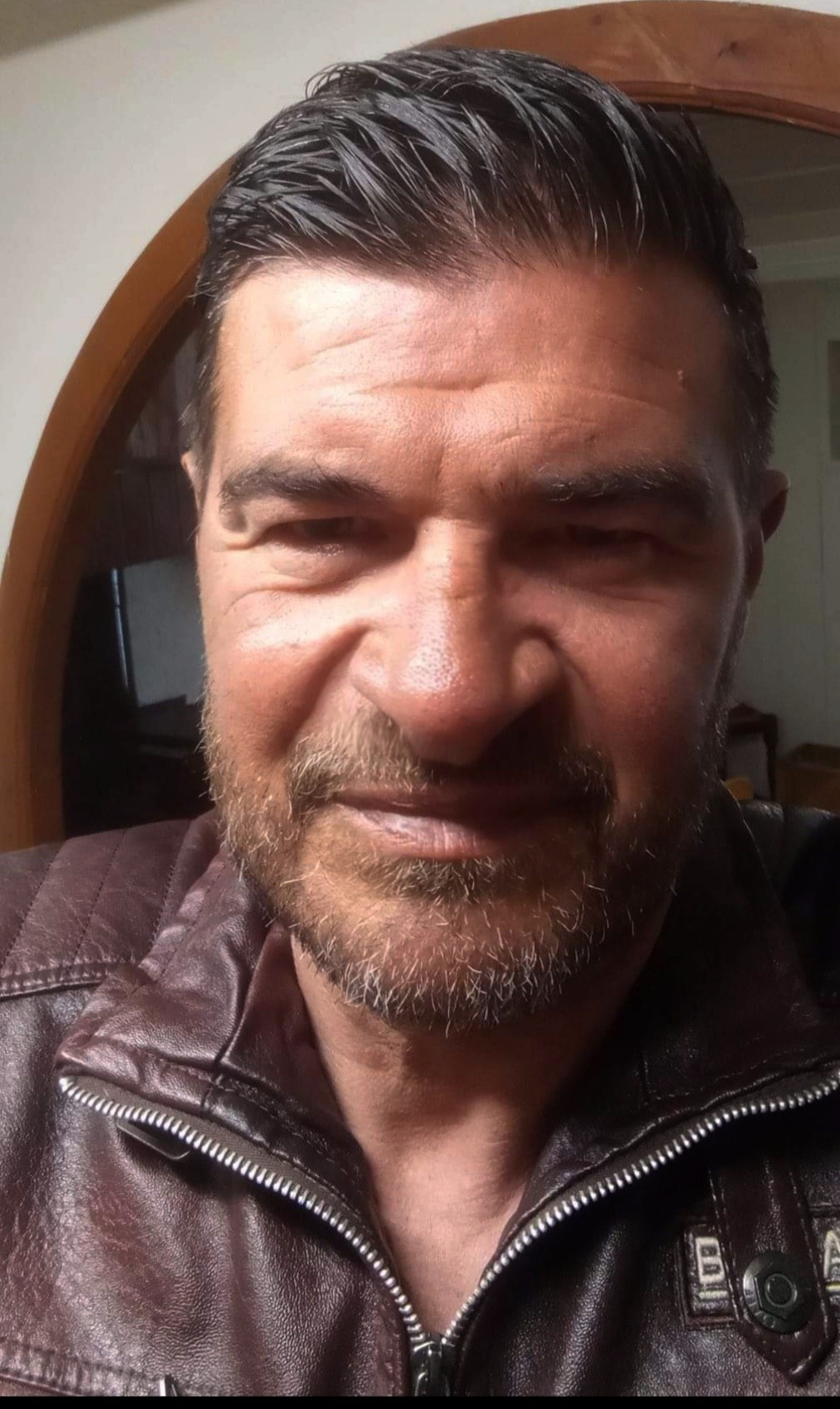 Kabil - Jeune gay à Zwingen Profil de Kabil, 32 ans, Jeune gay à Zwingen (Bâle-Campagne)